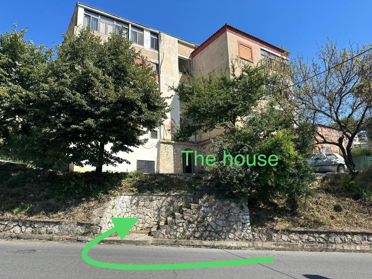 Готель Hoxha House Крує Екстер'єр фото